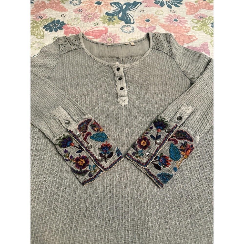 Soft Surroundings Waffle Knit Henley Top Size M Floral Embroidered Thermal Tunic